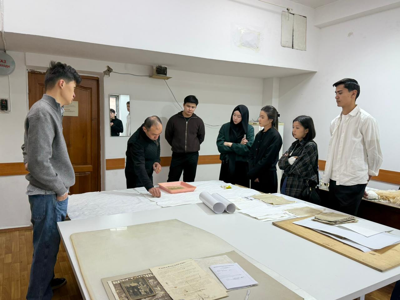 Within the framework of SDG 4 and 17, a professional (museum) internship is taking place.